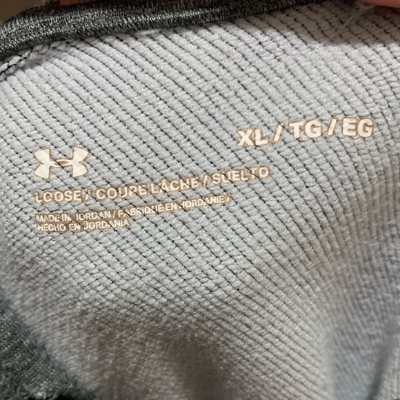 Under armour 1/2 zip- only worn once - Picture 2 of 5